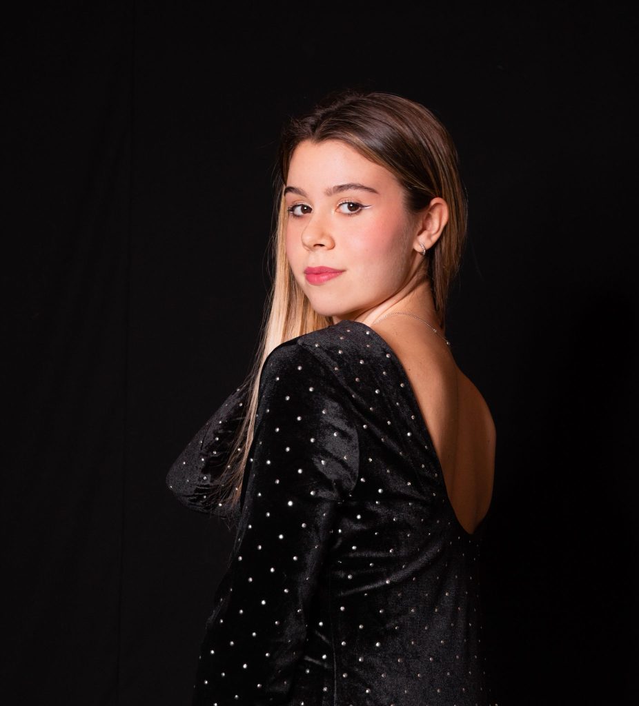 Foto di Ottavia Borgo, danzatrice e docente di danza moderna, tap e musical a School of Art Verona. Oro ai mondiali Tap 2022, ballerina per RTL 102.5 e Premio Zorzella 2025.