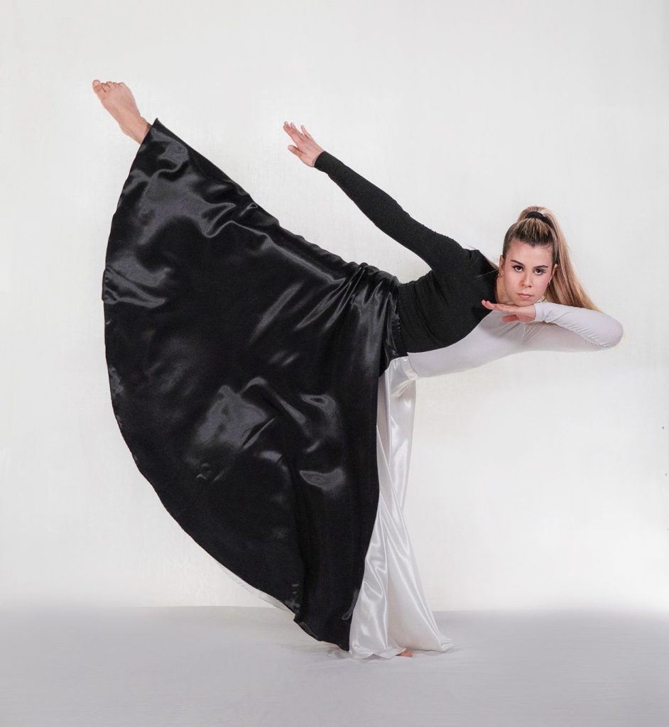 Foto di Ottavia Borgo, danzatrice e docente di danza moderna, tap e musical a School of Art Verona. Oro ai mondiali Tap 2022, ballerina per RTL 102.5 e Premio Zorzella 2025.